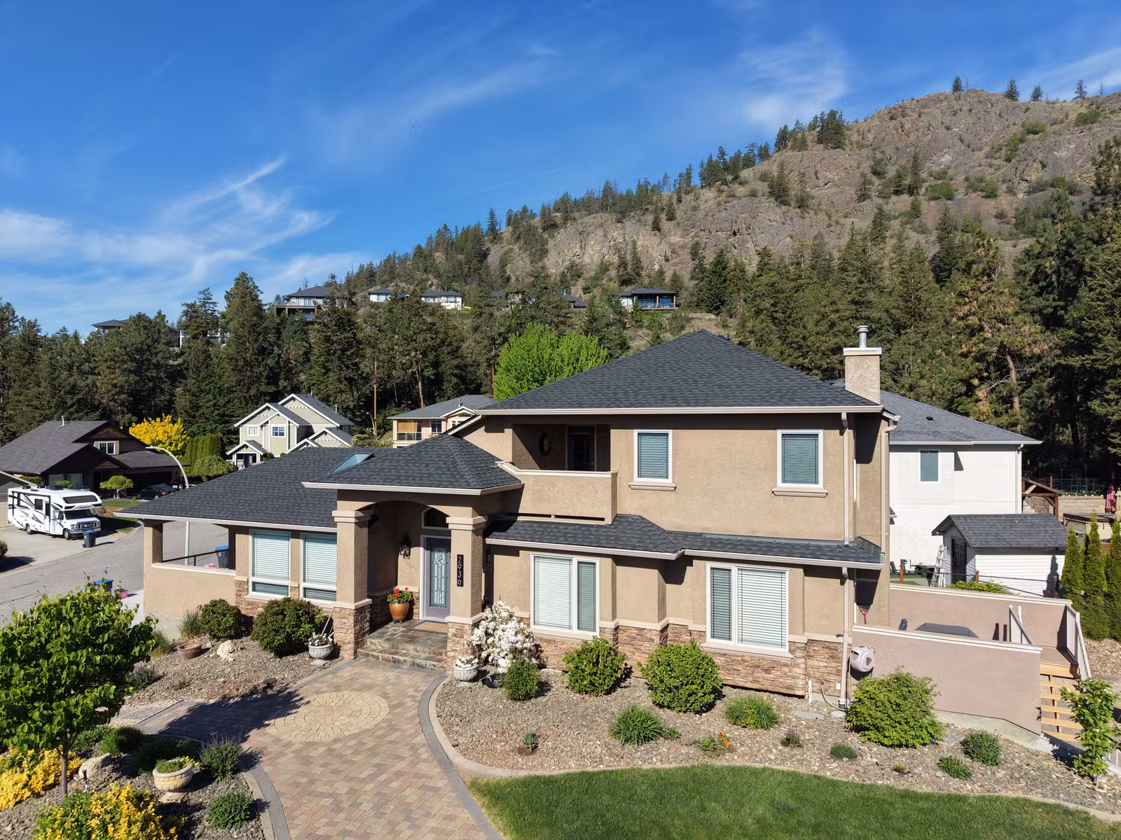 Front aerial view of a large architectural shingle roof in Lakeview Heights